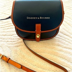 LIKE NEW AUTHENTIC “Dooney & Burke “ Crossbody Bag